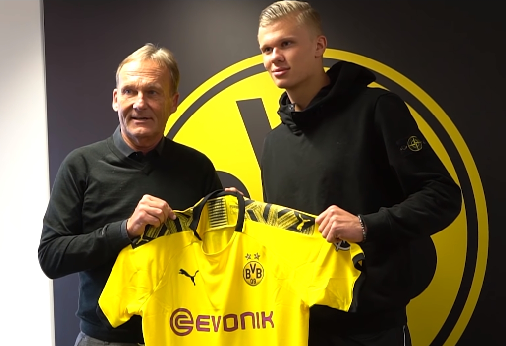 记者：阿坎吉因流感缺席训练，球员身体状况将于明日进行评估（记者：阿坎吉因流感无缘训练，身体情况将在明日评估）