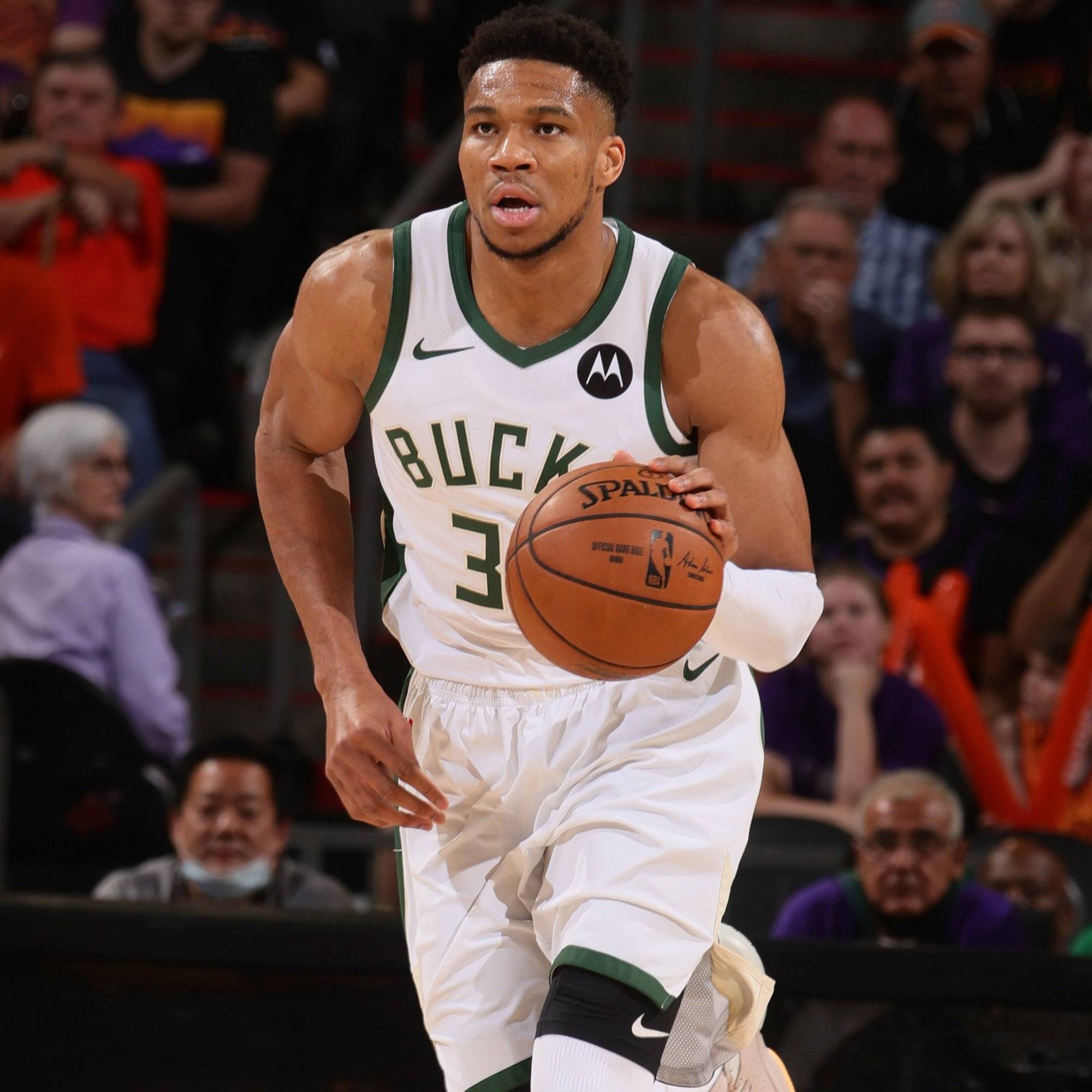 记者：拜仁计划签下17岁厄瓜多尔中卫奥拉亚，并准备将其外租（记者称拜仁拟引进17岁厄瓜多尔中卫奥拉亚，签约后将外租）