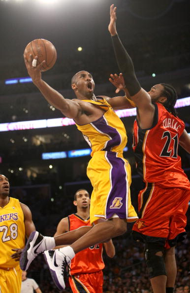 两张合影，一张和老乡一张和金靴。赛前法比奥说这场...（赛前法比奥的两张合影：一张与老乡，一张与金靴）