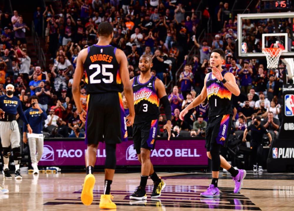 施加更强的 施加更强的